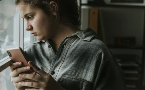 acoso digital tras una separación